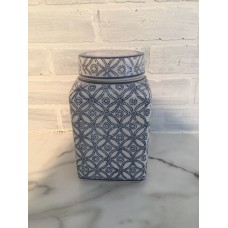 creative co-op Ginger Jar Blue White Ceramic 7.5 Inch Chinoiserie   223079222221